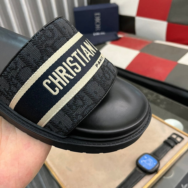 CD SLIDE LETTER SLIPPER BLACK CALFSKIN