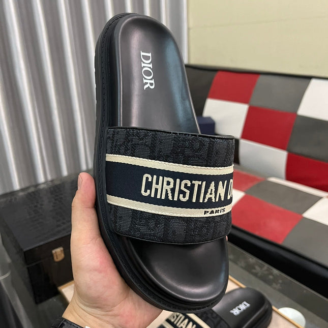 CD SLIDE LETTER SLIPPER BLACK CALFSKIN