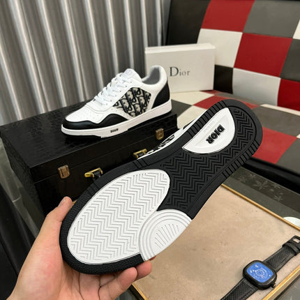 CD B27 LOW-TOP SNEAKER BLACK AND WHITE CALFSKIN