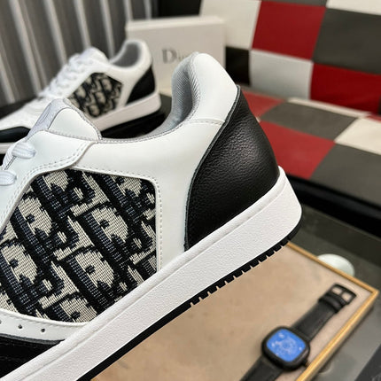 CD B27 LOW-TOP SNEAKER BLACK AND WHITE CALFSKIN