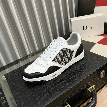 CD B27 LOW-TOP SNEAKER BLACK AND WHITE CALFSKIN