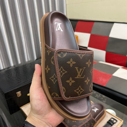 WATERFRONT MULE IN CHOCOLATE BROWN MONOGRAM RUBBER