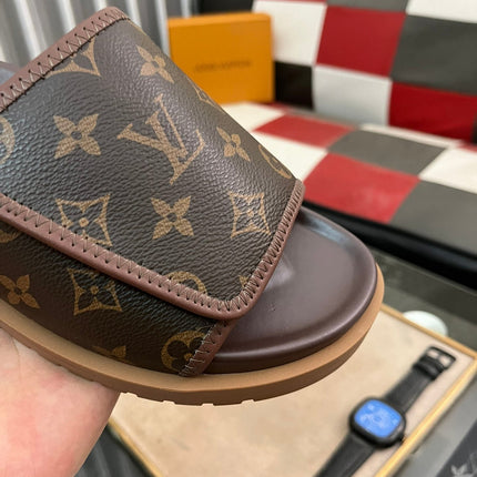 WATERFRONT MULE IN CHOCOLATE BROWN MONOGRAM RUBBER