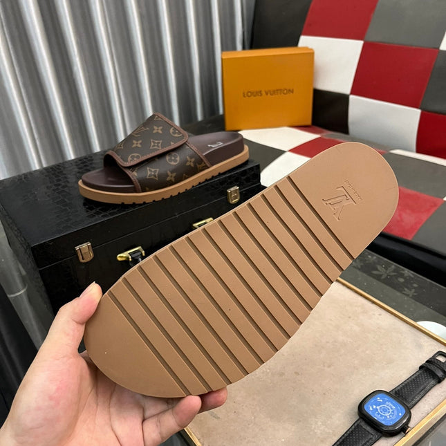 WATERFRONT MULE IN CHOCOLATE BROWN MONOGRAM RUBBER