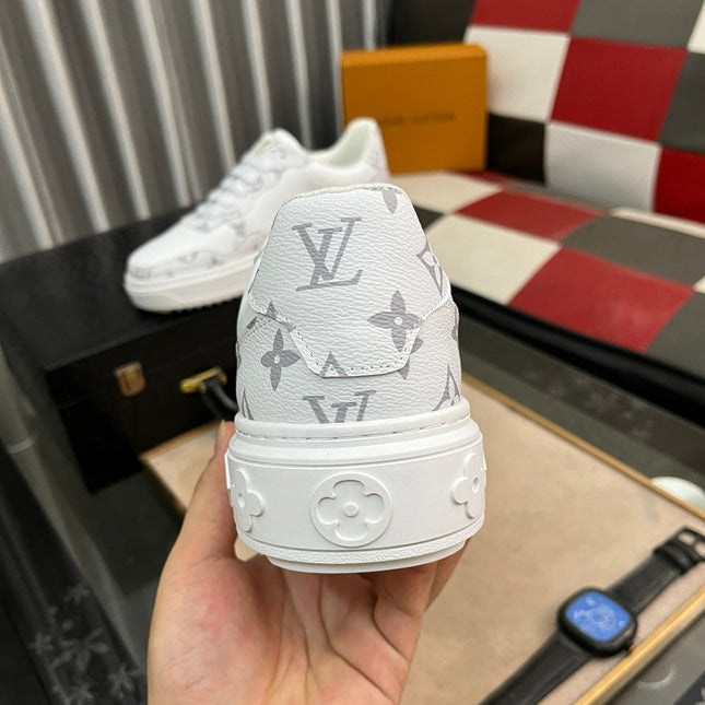 LV CLASSIC TRAINER SHOES IN WHITE MONOGRAM CALFKSIN AND SUEDE