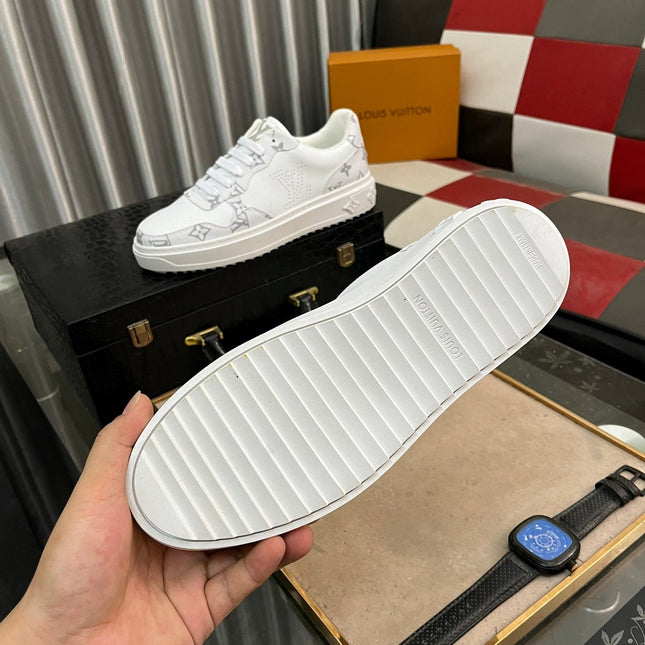 LV CLASSIC TRAINER SHOES IN WHITE MONOGRAM CALFKSIN AND SUEDE
