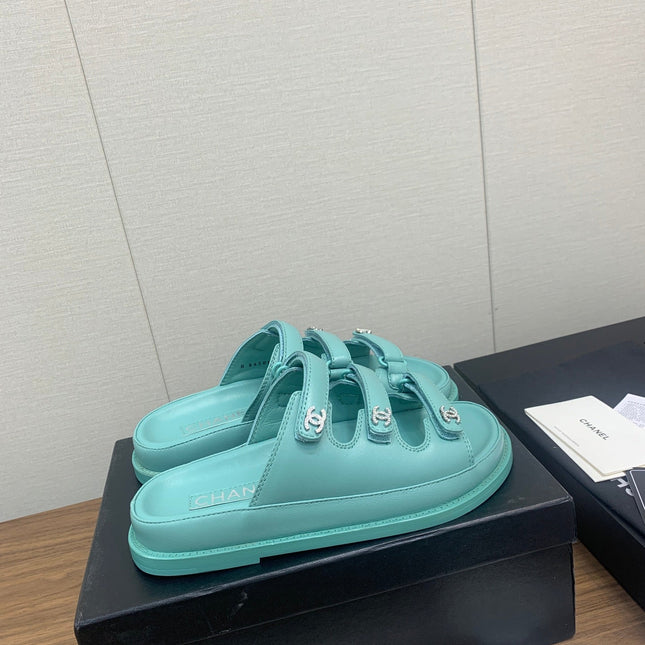 DAD SANDAL IN SKY BLUE LAMBSKIN MULE