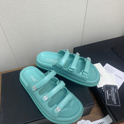 DAD SANDAL IN SKY BLUE LAMBSKIN MULE