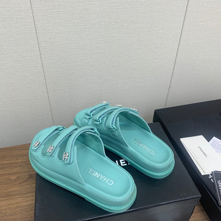 DAD SANDAL IN SKY BLUE LAMBSKIN MULE