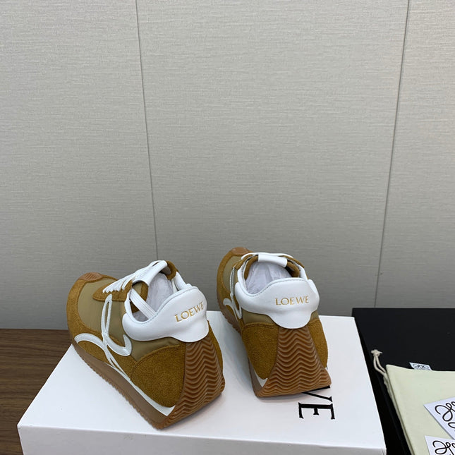 LW FLOW RUNNER SNEAKER GOLDENROD SUEDE