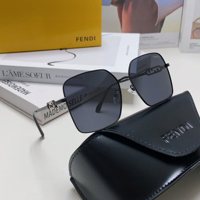 OVERSIZED BAGUETTE SQUARE FRAME SUNGLASSES 562043 IN METAL