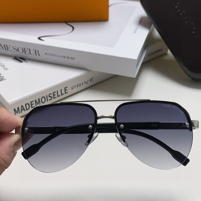 PILOT SUNGLASSES 582590 IN SILVER METAL GREY SMOKE LENSES
