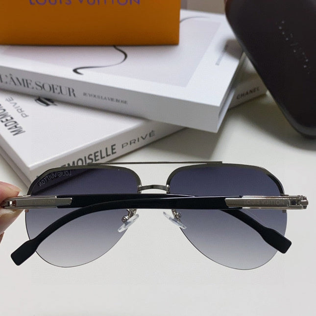 PILOT SUNGLASSES 582590 IN SILVER METAL GREY SMOKE LENSES