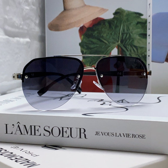 PILOT SUNGLASSES 582590 IN SILVER METAL GREY SMOKE LENSES