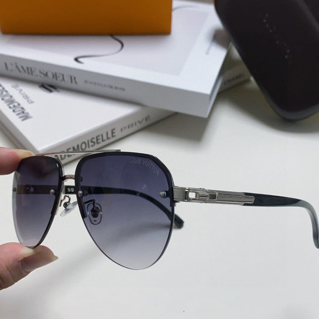 PILOT SUNGLASSES 582590 IN SILVER METAL GREY SMOKE LENSES