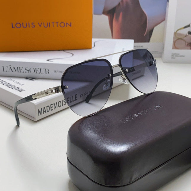 PILOT SUNGLASSES 582590 IN SILVER METAL GREY SMOKE LENSES