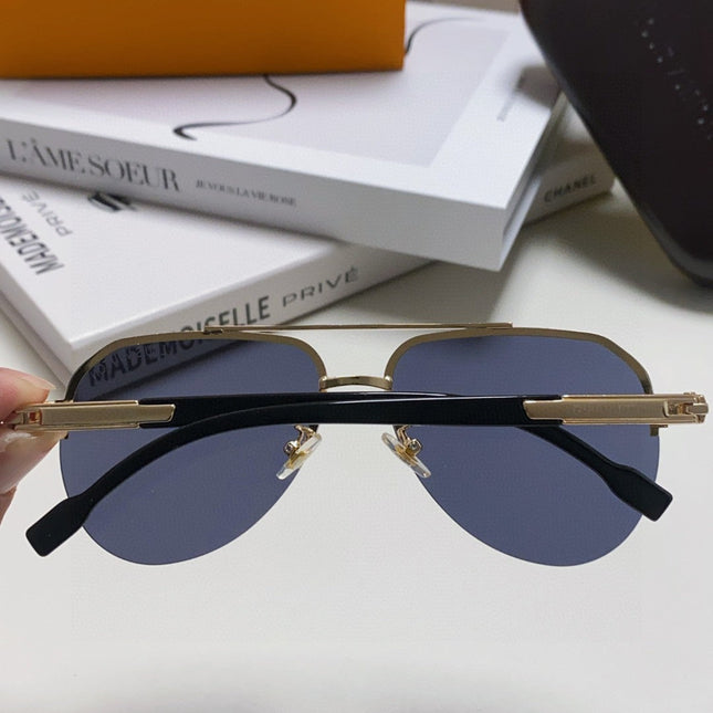 PILOT SUNGLASSES 582592 IN GOLD METAL BLACK LENSES