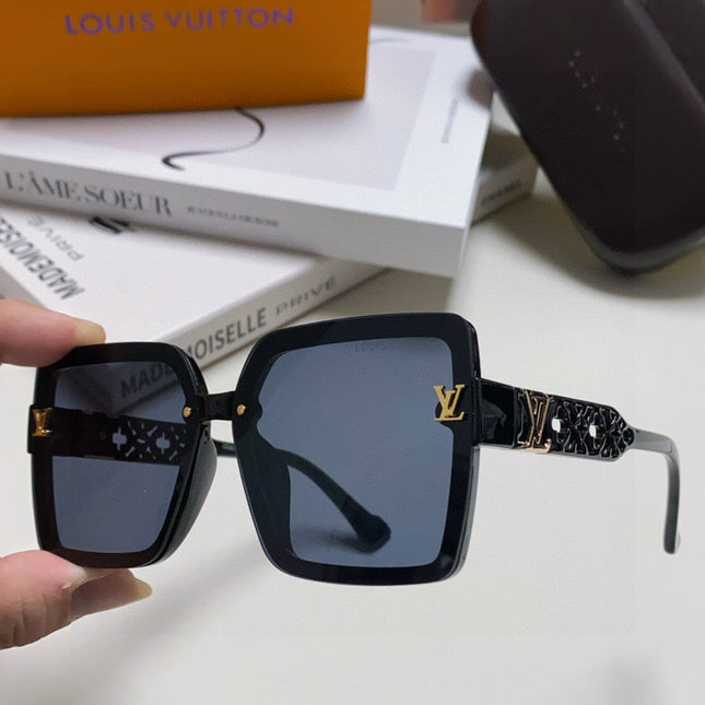 SQUARE SUNGLASS 567456 IN BLACK ACETATE EMBOSSED LOGO