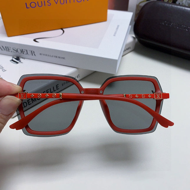 SQUARE SUNGLASSES 581355 IN RED ACETATE GREY LENSES