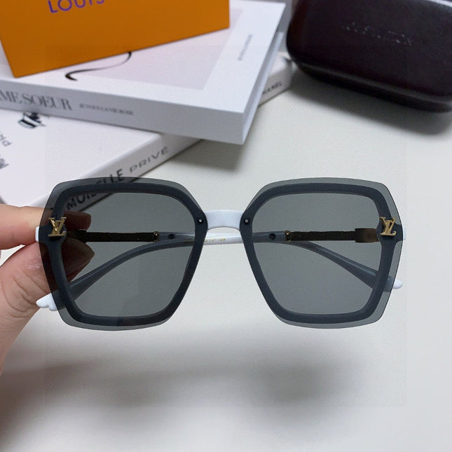 SQUARE SUNGLASSES 581356 IN WHITE ACETATE GREY LENSES