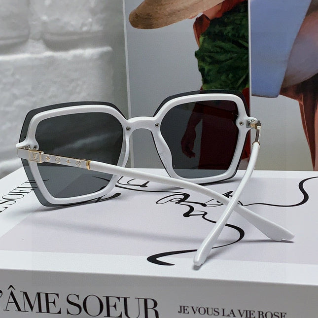 SQUARE SUNGLASSES 581356 IN WHITE ACETATE GREY LENSES