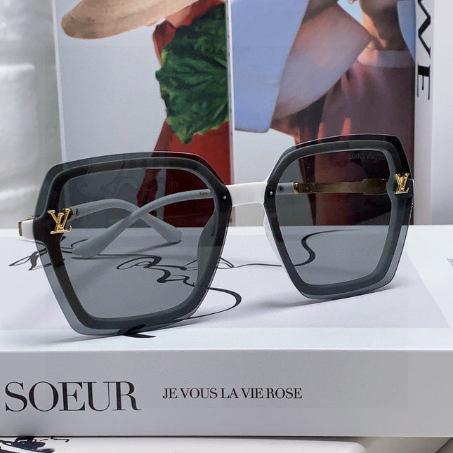 SQUARE SUNGLASSES 581356 IN WHITE ACETATE GREY LENSES