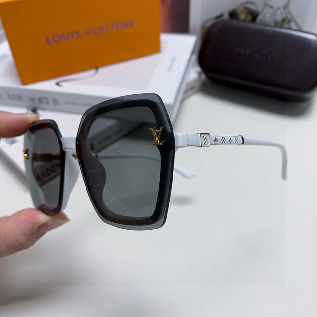 SQUARE SUNGLASSES 581356 IN WHITE ACETATE GREY LENSES