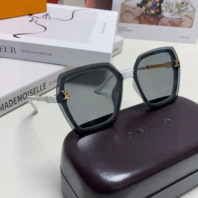 SQUARE SUNGLASSES 581356 IN WHITE ACETATE GREY LENSES