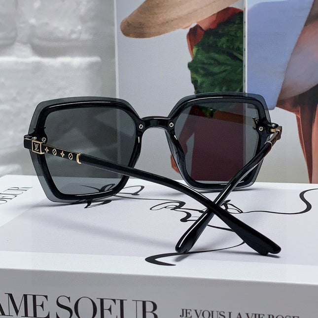 SQUARE SUNGLASSES 581357 IN BLACK ACETATE