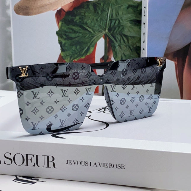 SQUARE SUNGLASS 581366 IN BLACK ACETATE MONOGRAM MASK ON LENS