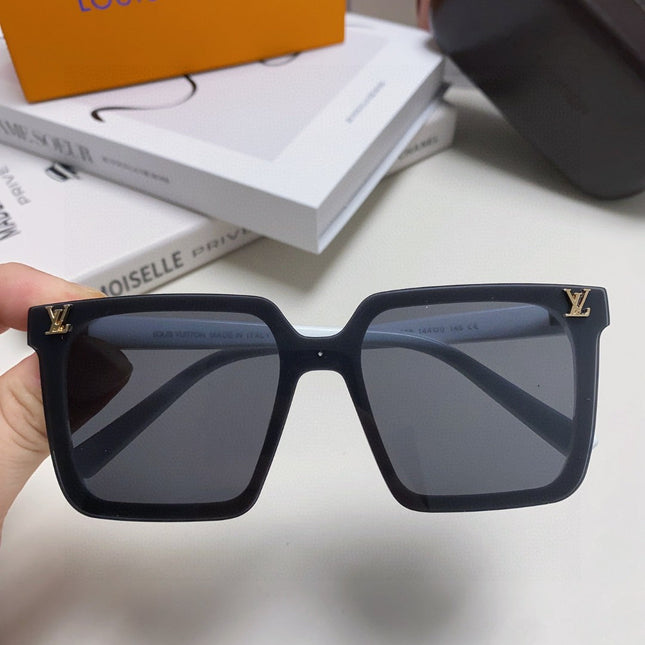SQUARE SUNGLASS 581369 IN WHITE ACETATE