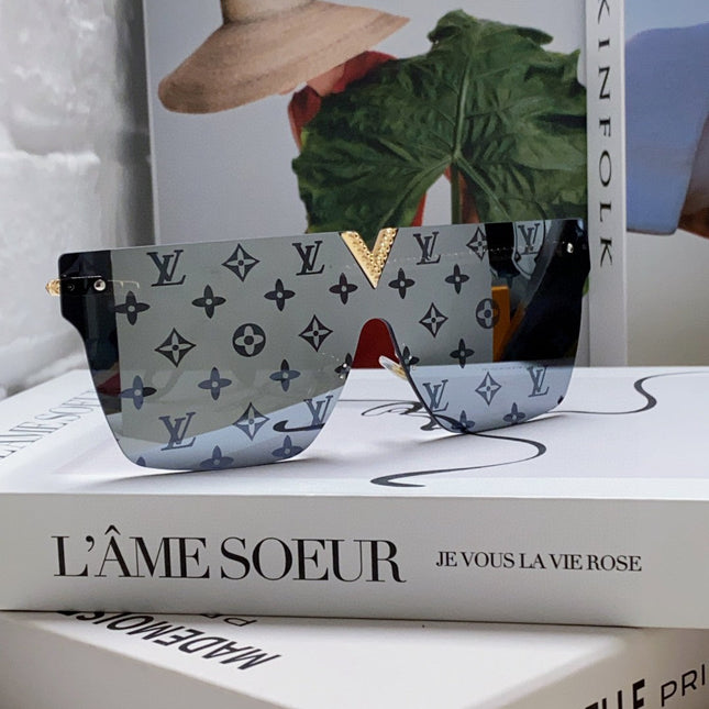 SQUARE SUNGLASS 581371 IN GOLD METAL MONOGRAM ON LENS