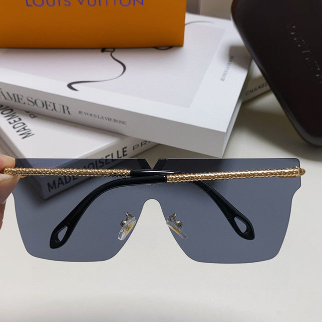 SQUARE SUNGLASS 581372 IN GOLD METAL GREY LENSES
