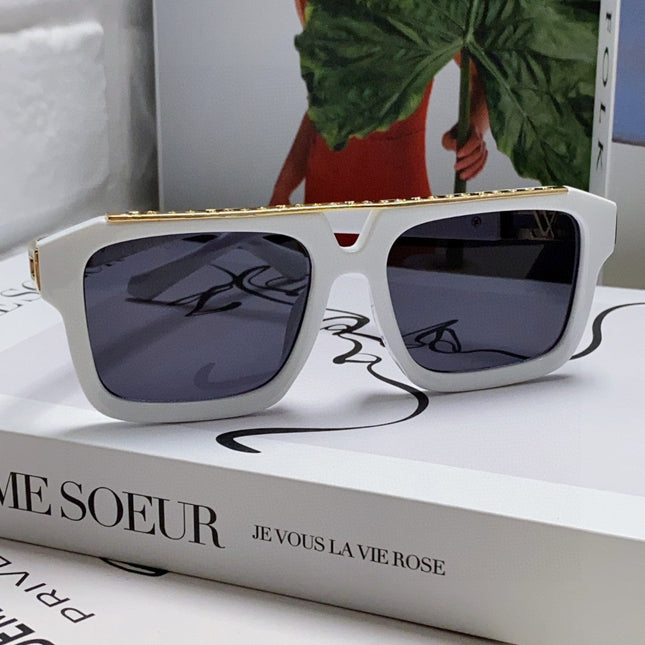 MASCOT PILOT SQUARE SUNGLASS 581377 IN WHTIE ACETATE GOLD METAL