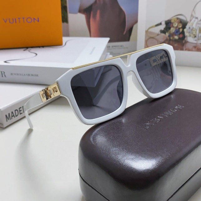 MASCOT PILOT SQUARE SUNGLASS 581377 IN WHTIE ACETATE GOLD METAL