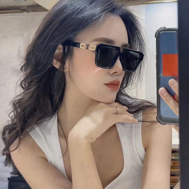 MASCOT PILOT SQUARE SUNGLASS 581378 IN BLACK ACETATE GOLD METAL