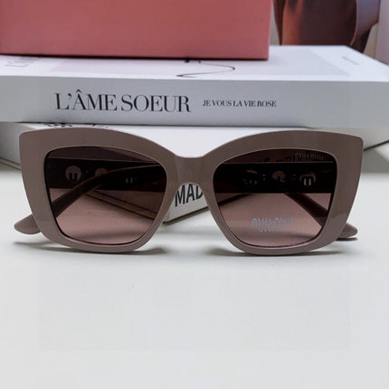 LOGO CAT EYE SUNGLASSES 513003 IN NUDE ACETATE