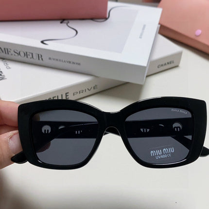LOGO CAT EYE SUNGLASSES 513005 IN BLACK ACETATE