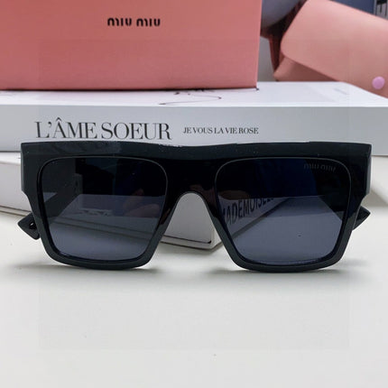 RUNWAY SQUARE SUNGLASSES 513010 IN BLACK ACETATE