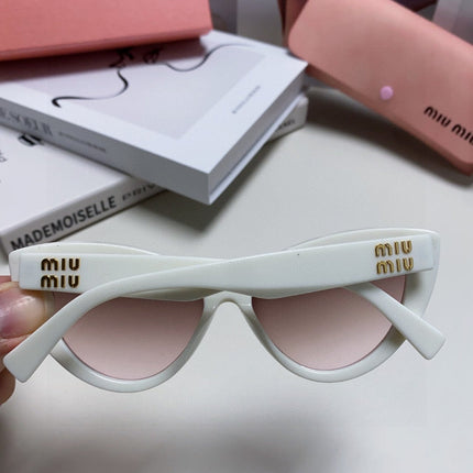 GLIMPSE CAT EYE SUNGLASSES 555884 IN WHITE ACETATE