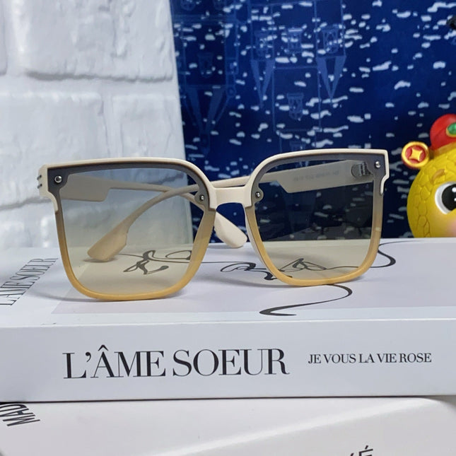 MONTAIGNE SUNGLASS 560858 IN IVORY ACETATE GREY YELLOW SMOKE LENSES