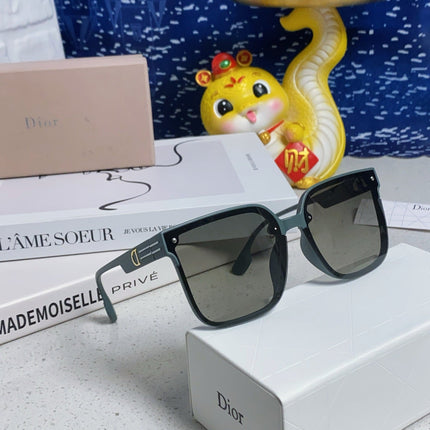 MONTAIGNE SUNGLASS 560860 IN TAN GREEN ACETATE