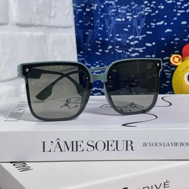 MONTAIGNE SUNGLASS 560860 IN TAN GREEN ACETATE