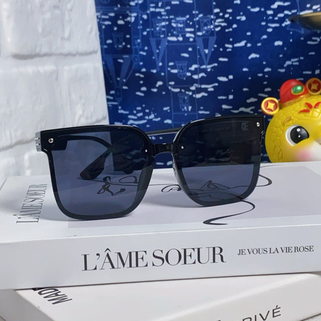 MONTAIGNE SUNGLASS 560862 IN BLACK ACETATE