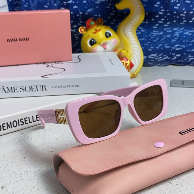 GLIMPSE SUNGLASSES 558345 IN PINK ACETATE GOLD EMBOSSED LOGO