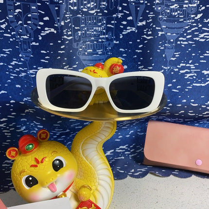 GLIMPSE SUNGLASSES 558346 IN WHITE ACETATE GOLD EMBOSSED LOGO
