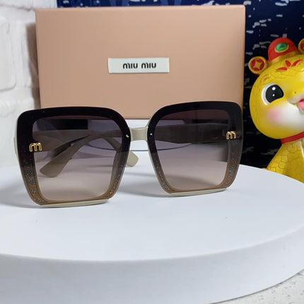 RUNWAY SQUARE SUNGLASSES 563196 IN BEIGE ACETATE