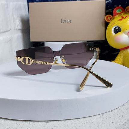 MONTAIGNE SUNGLASS 563192 IN GOLD METAL BROWN SMOKE LENSES