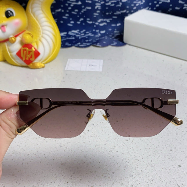 MONTAIGNE SUNGLASS 563192 IN GOLD METAL BROWN SMOKE LENSES