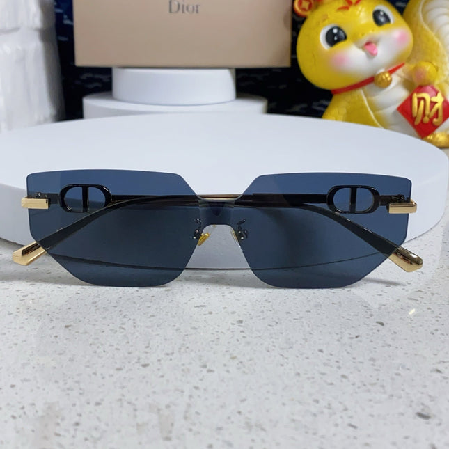 MONTAIGNE SUNGLASS 563194 IN GOLD METAL GREY LENSES